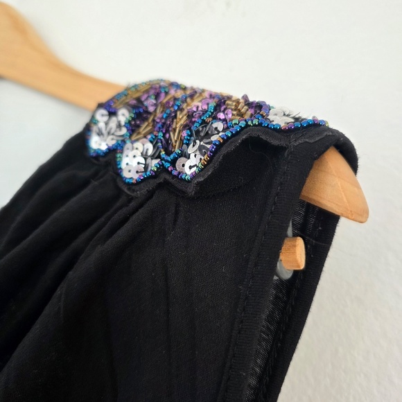 Forever 21 Black Scoop Neck Tank Top with Embellished Shoulders - Small - Picture 4 of 10